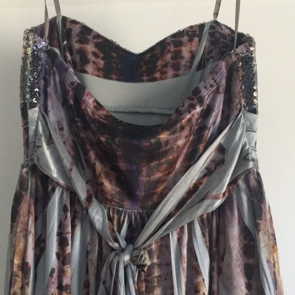 Dress - Picture 4 of 5